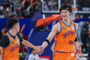 媒体人:上海男篮联赛备战暂时告一段落 将兵分多路备战全运