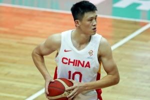 谁最被低估?赵继伟:周鹏做了很多脏活累活 攻防两端很有代表性