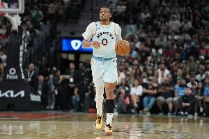 我也半场打卡！凯尔登出战17分钟 6中4拿到11分5板&正负值+16